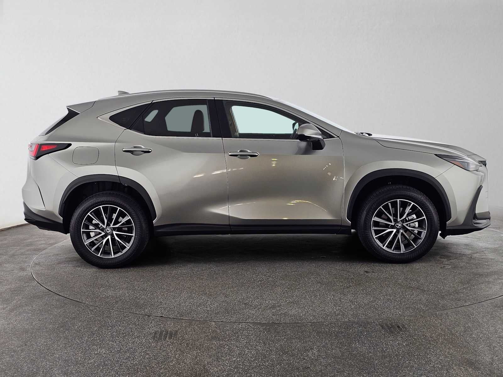 2026 Lexus NX 450h+ Premium