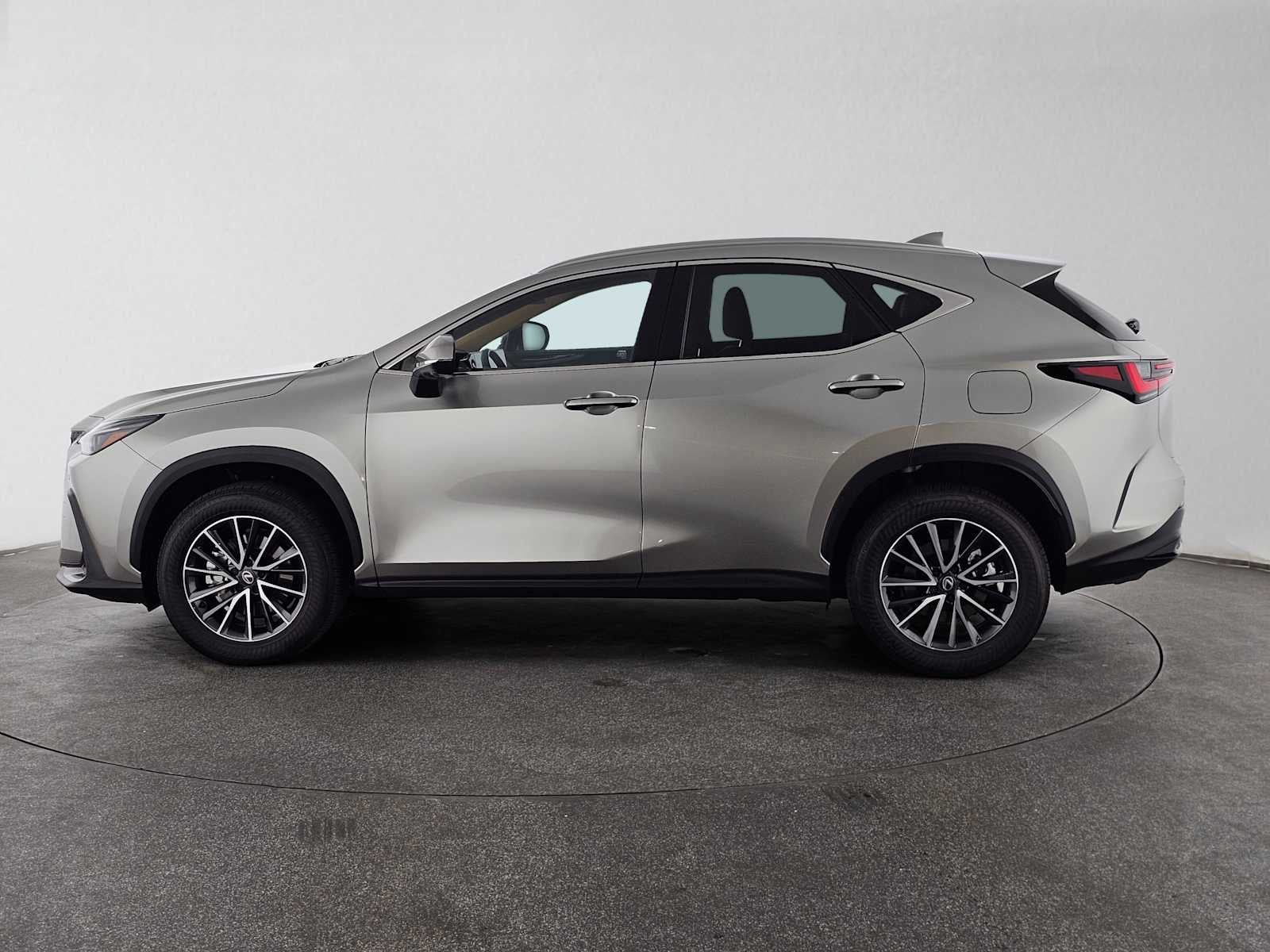 2026 Lexus NX 450h+ Premium