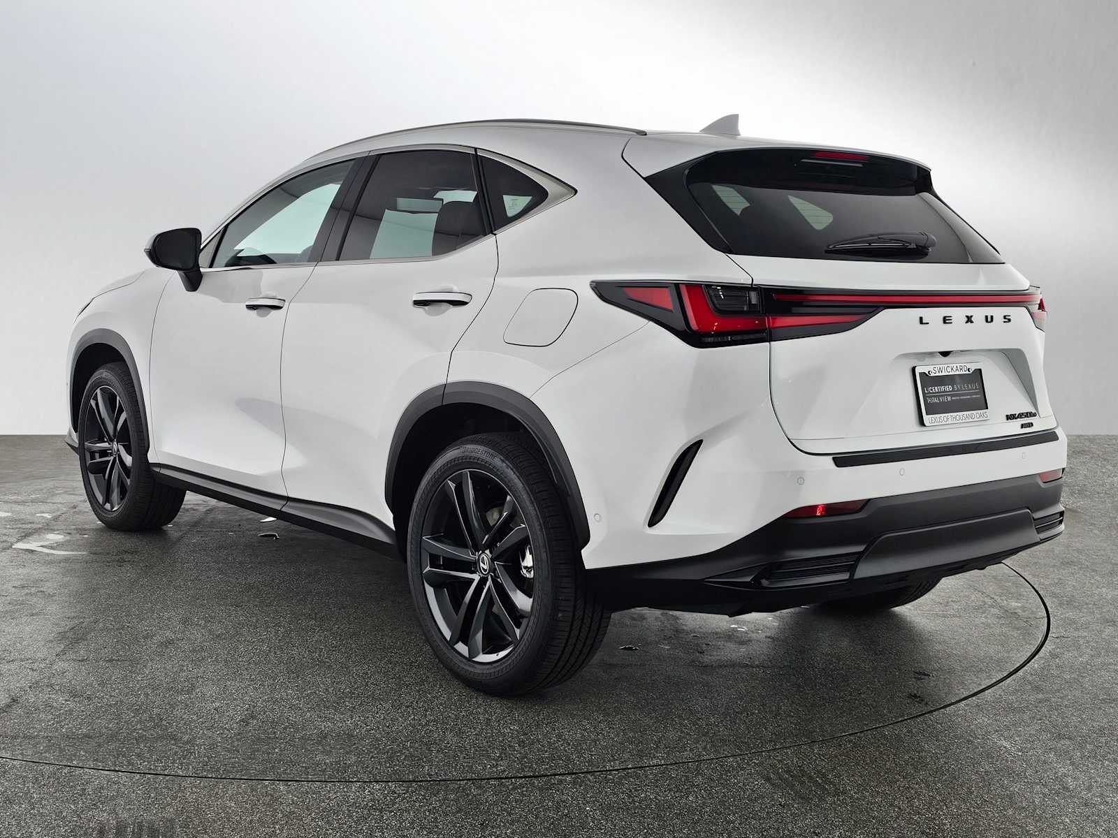 2026 Lexus NX 450h+ Luxury