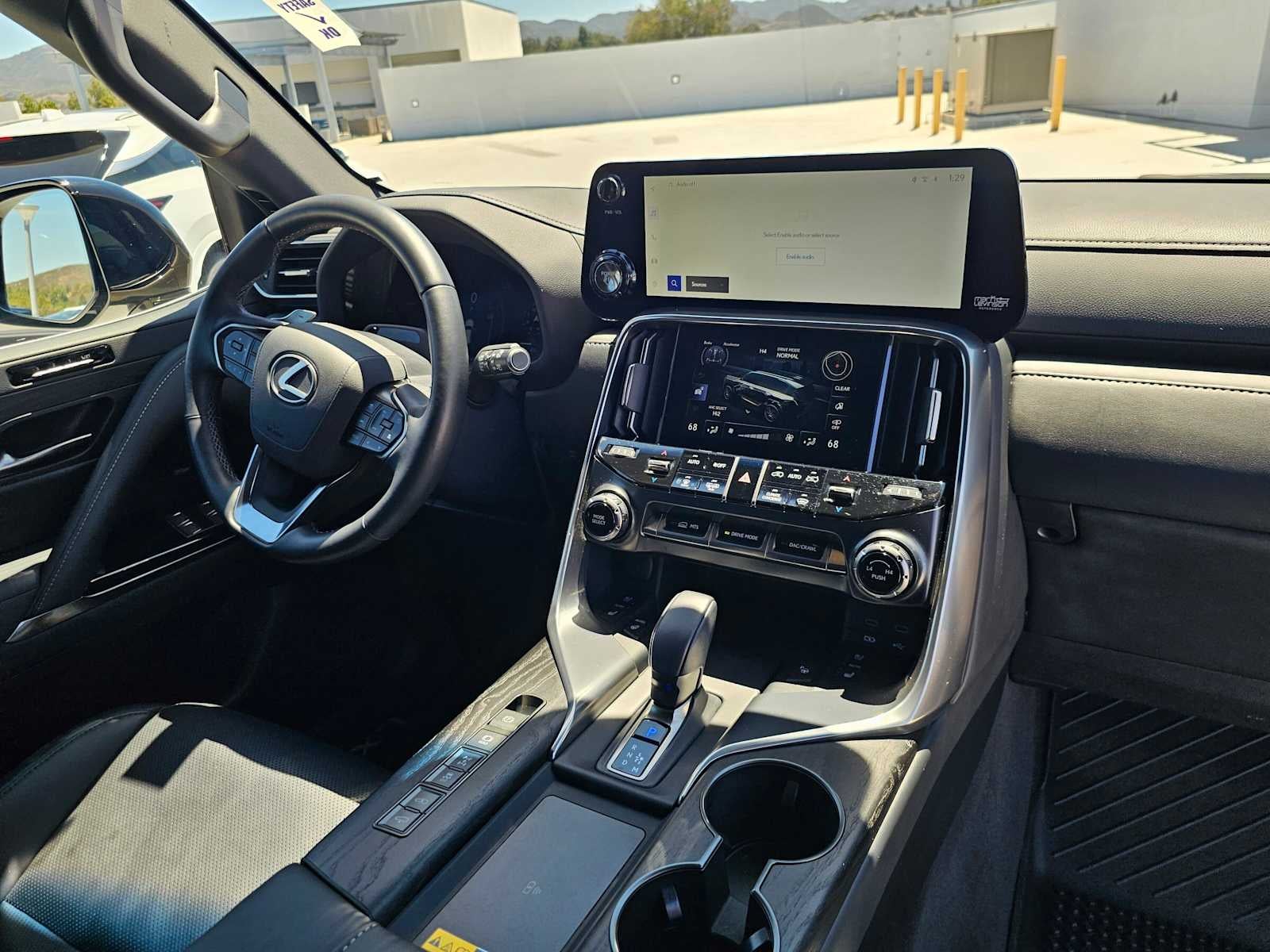 2025 Lexus LX 700h Overtrail