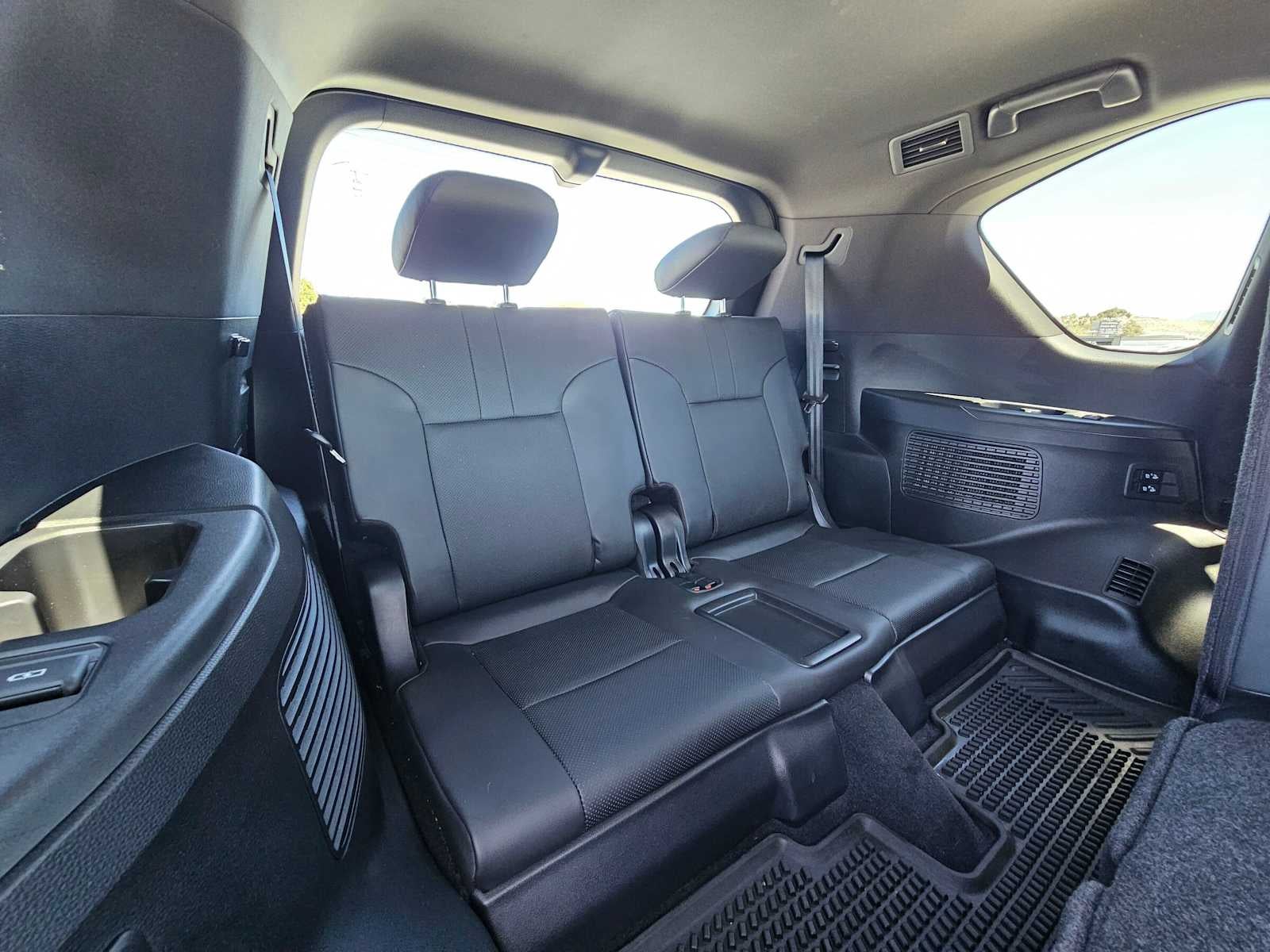2025 Lexus LX 700h Overtrail
