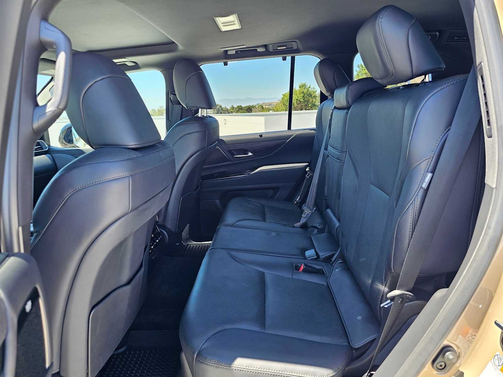 2025 Lexus LX 700h Overtrail