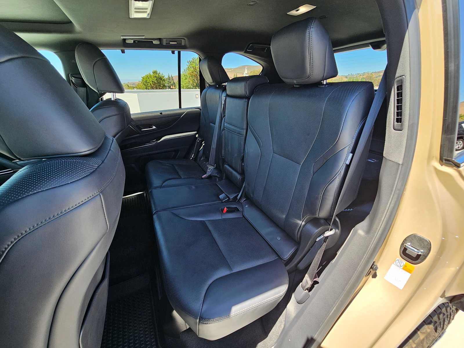 2025 Lexus LX 700h Overtrail