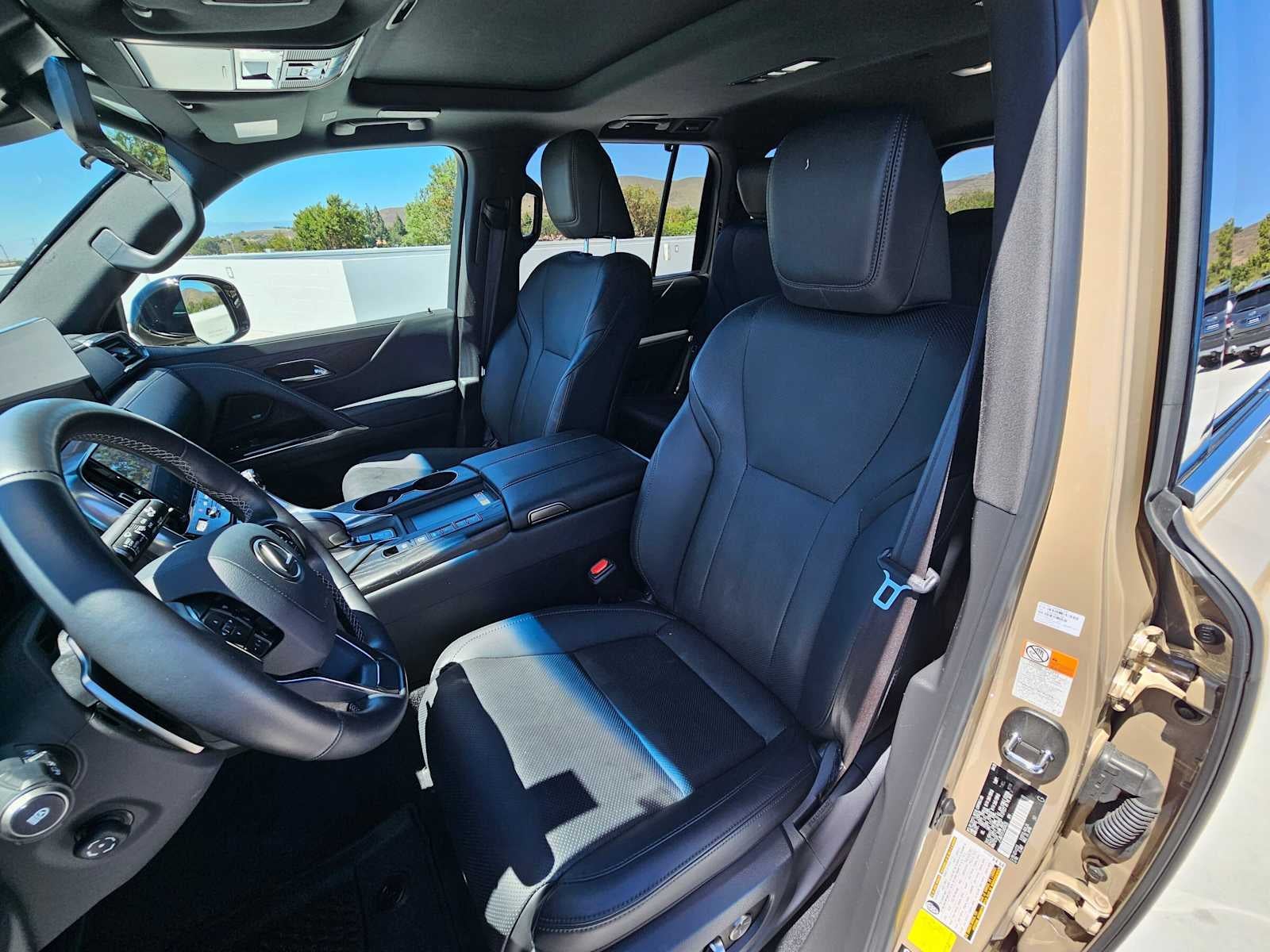 2025 Lexus LX 700h Overtrail