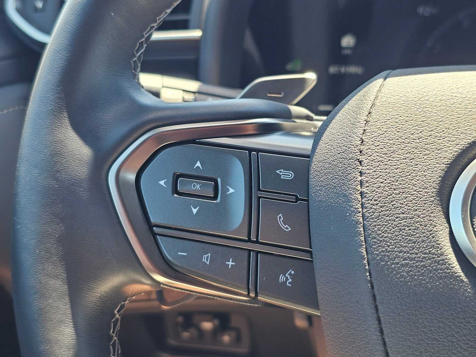 2025 Lexus LX 700h Overtrail
