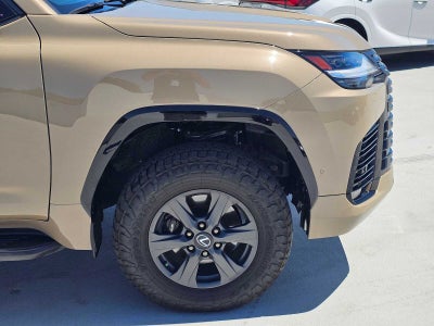 2025 Lexus LX 700h Overtrail