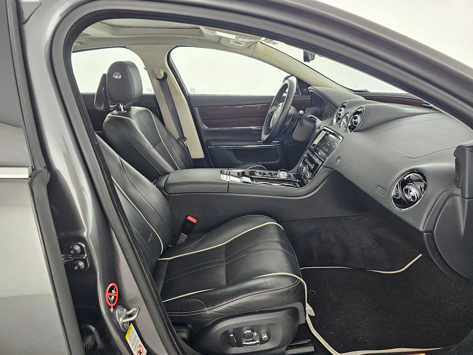 2019 Jaguar XJ XJ R-Sport