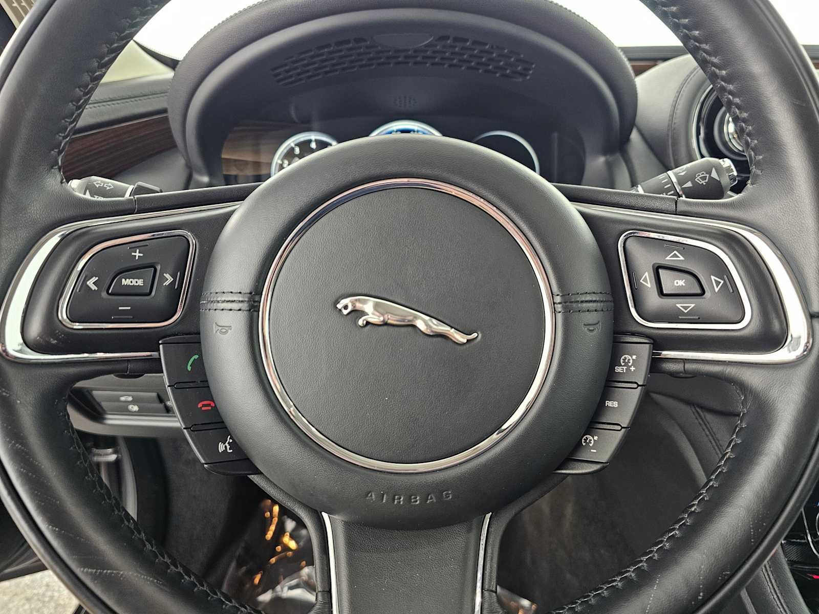 2019 Jaguar XJ XJ R-Sport