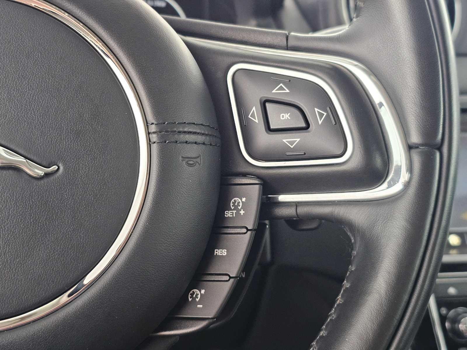 2019 Jaguar XJ XJ R-Sport