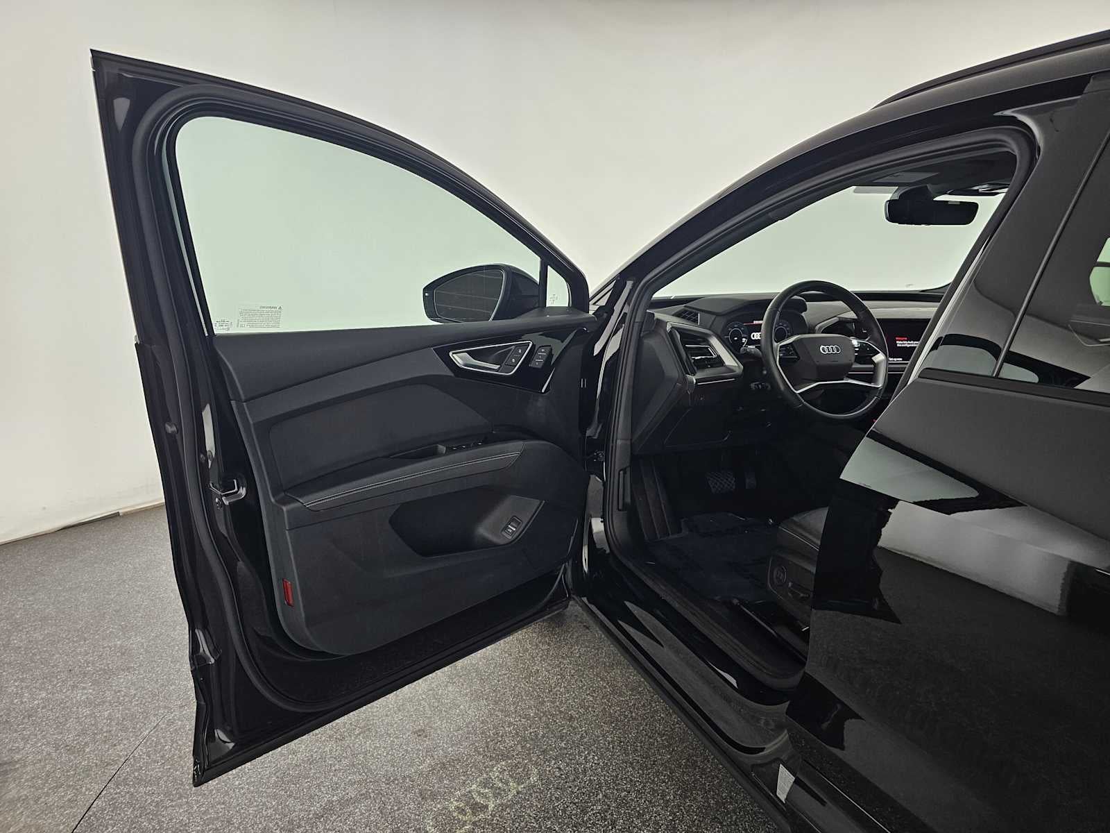 2024 Audi Q4 e-tron Premium Plus