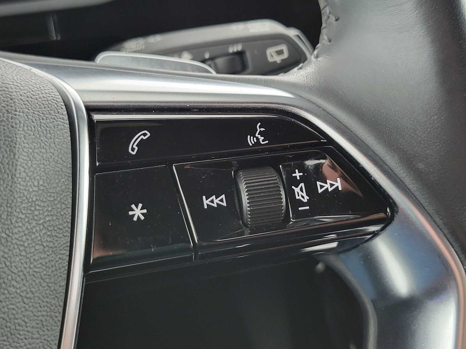2019 Audi e-tron Prestige