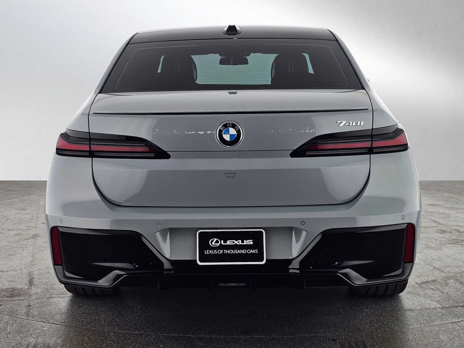 2023 BMW 740i 740i