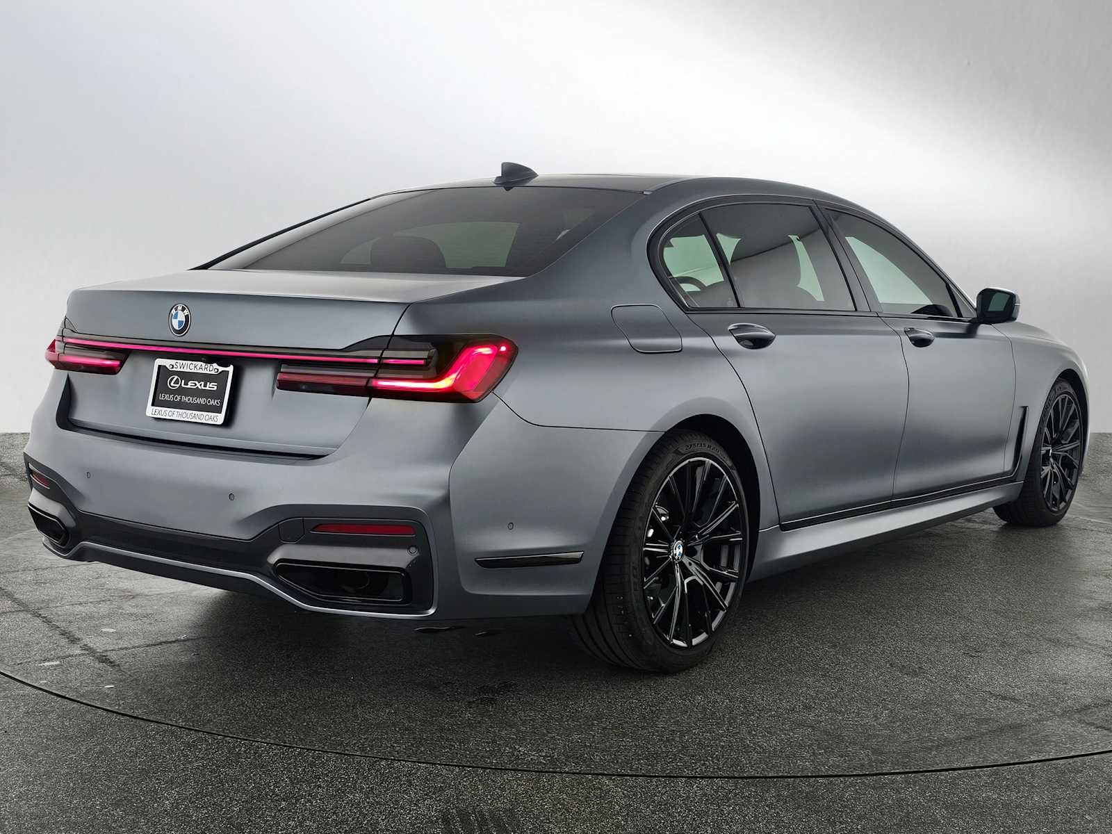 2022 BMW 7 Series 740i