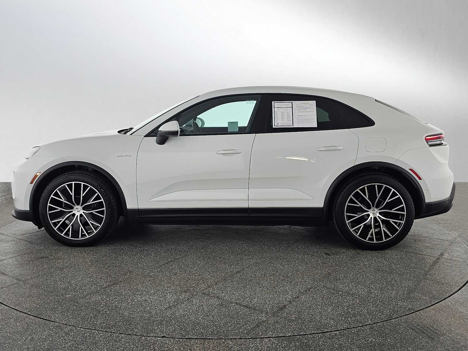 2024 Porsche Macan Electric 4