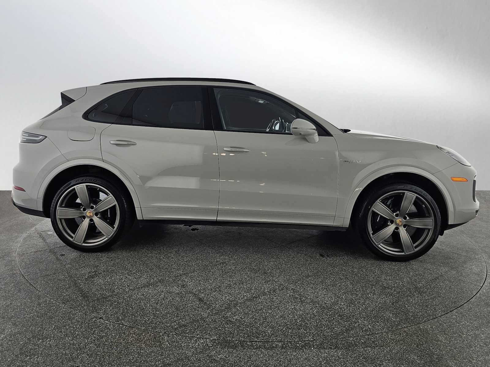 2022 Porsche Cayenne Turbo S E-Hybrid