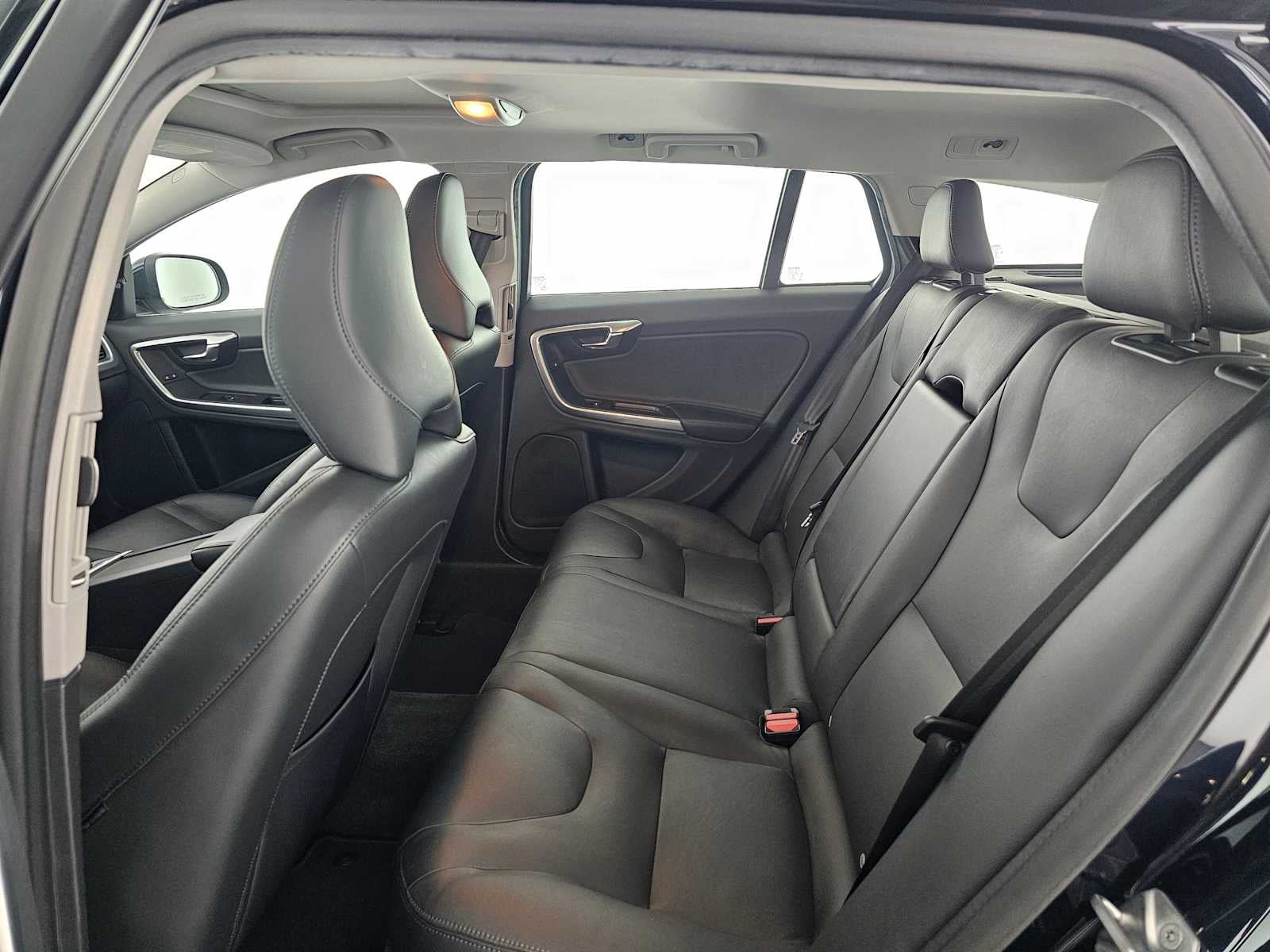 2016 Volvo V60 T5 Drive-E Platinum