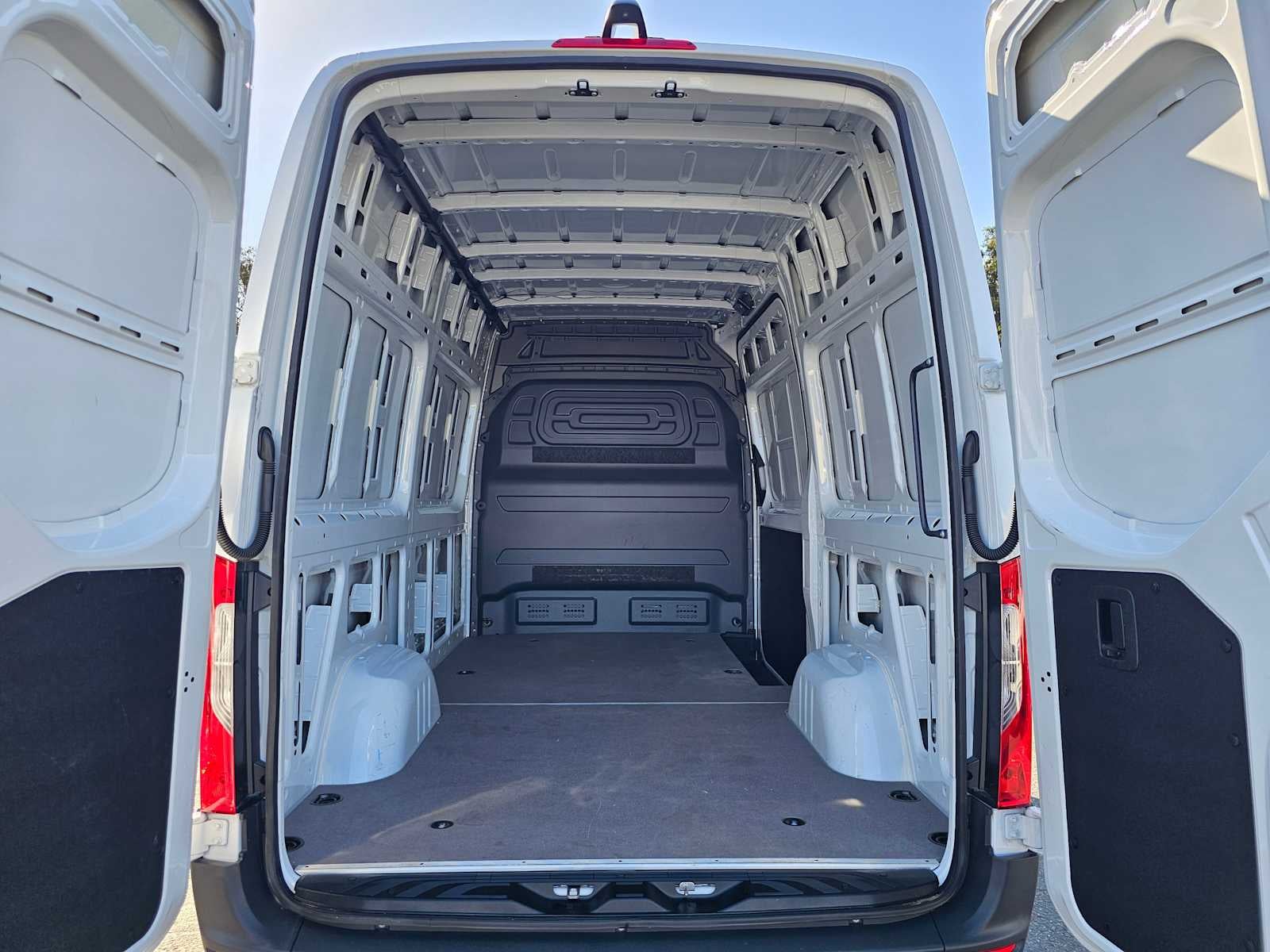 2025 Mercedes-Benz Sprinter 2500 Standard Roof I4 Diesel 144" RWD