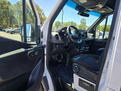 2025 Mercedes-Benz Sprinter Cargo Van 2500 Standard Roof I4 Diesel HO 144" RWD