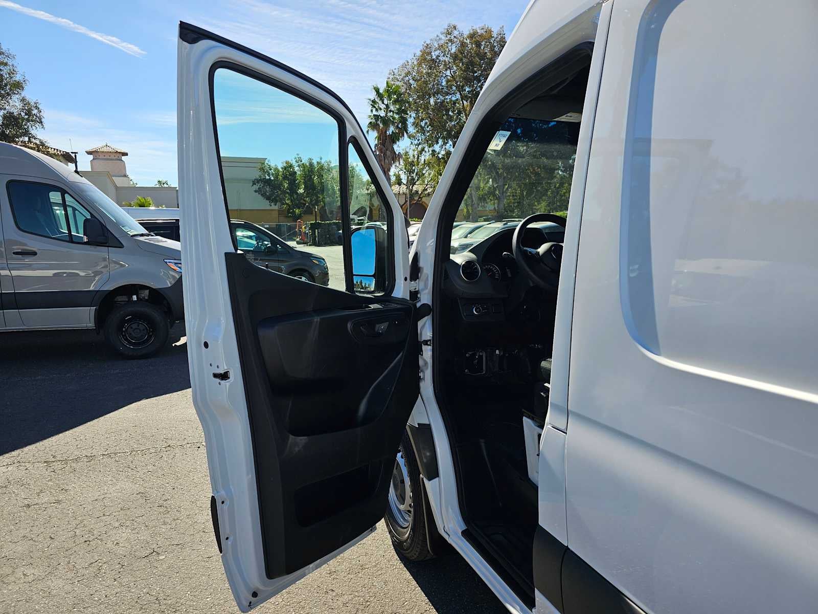 2025 Mercedes-Benz Sprinter Cargo Van 2500 Standard Roof I4 Diesel HO 144 RWD