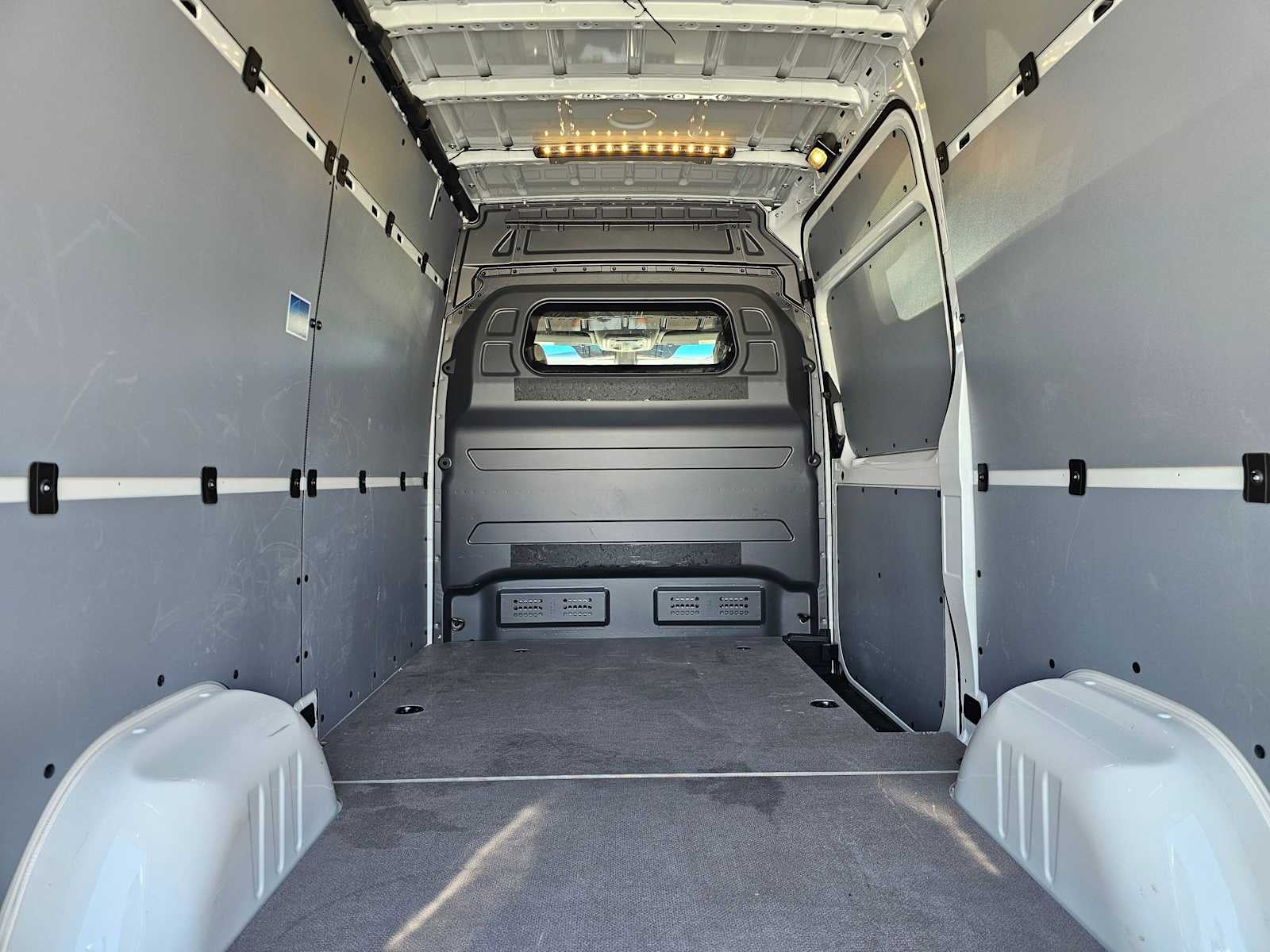 2026 Mercedes-Benz Sprinter 2500 Standard Roof I4 Diesel HO 144 RWD